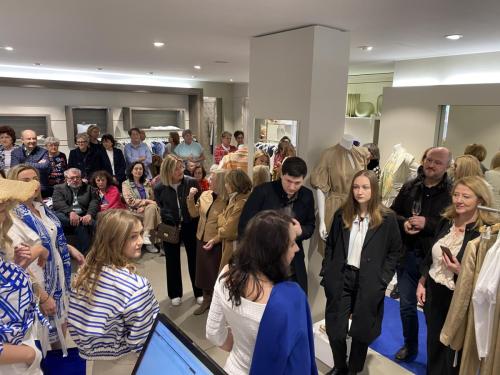 25-03-22-11-23-25-7025